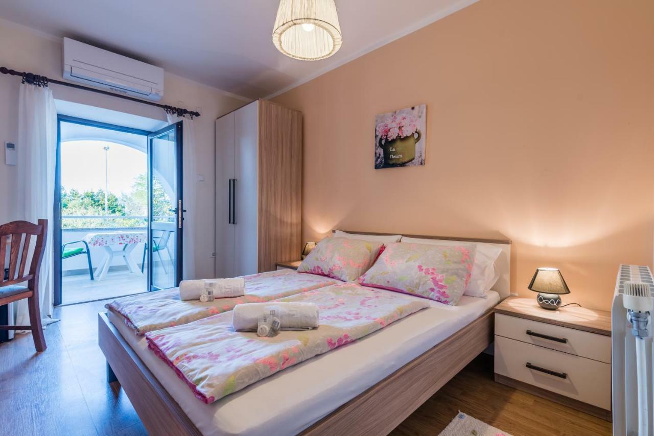B&B Dujmovic Malinska Exterior foto